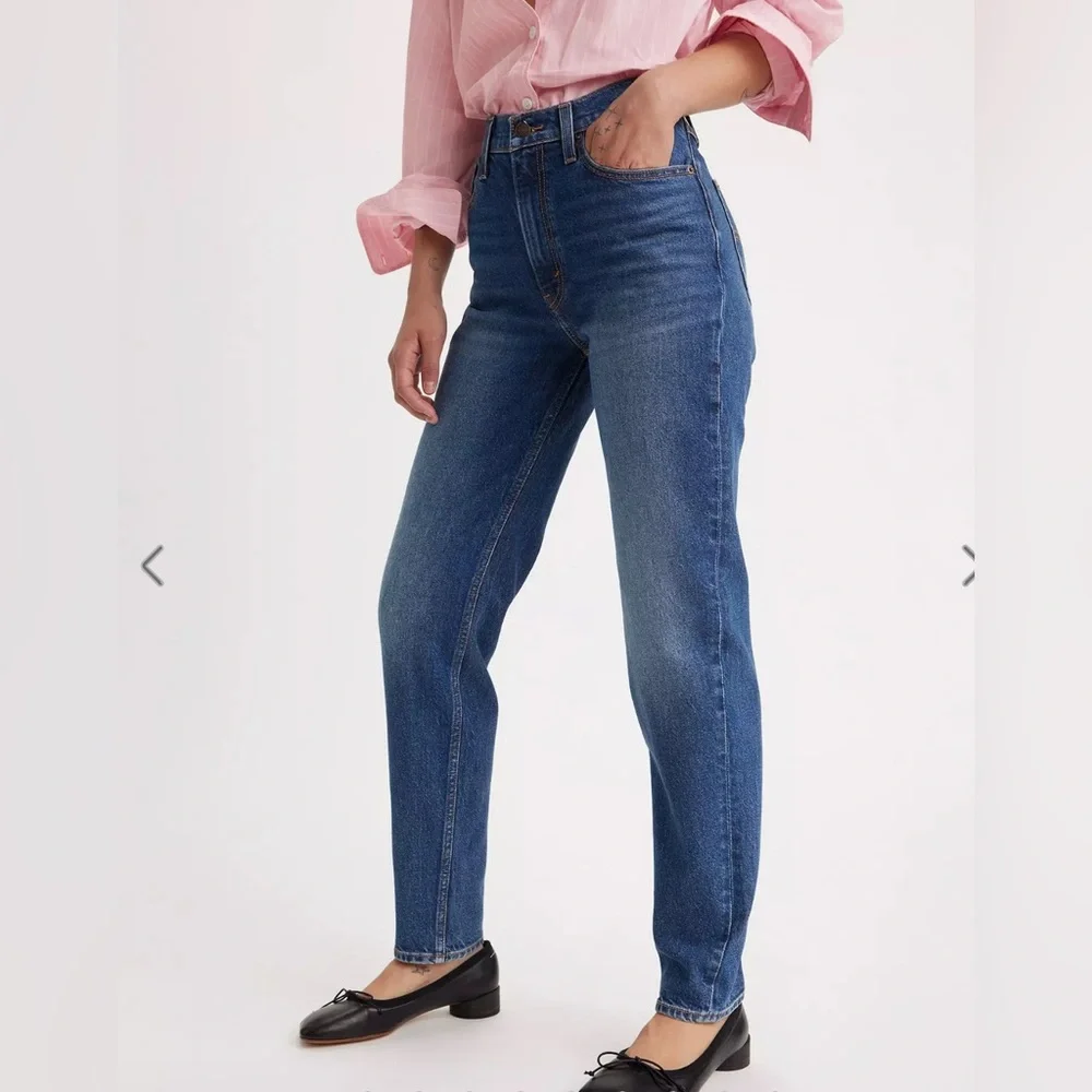 WOMENS LEVI’S HIGH WAISTED MOM JEAN IN A MEDIUM BLUE WASH DENIM 80’s VIBE… - Picture 2 of 11